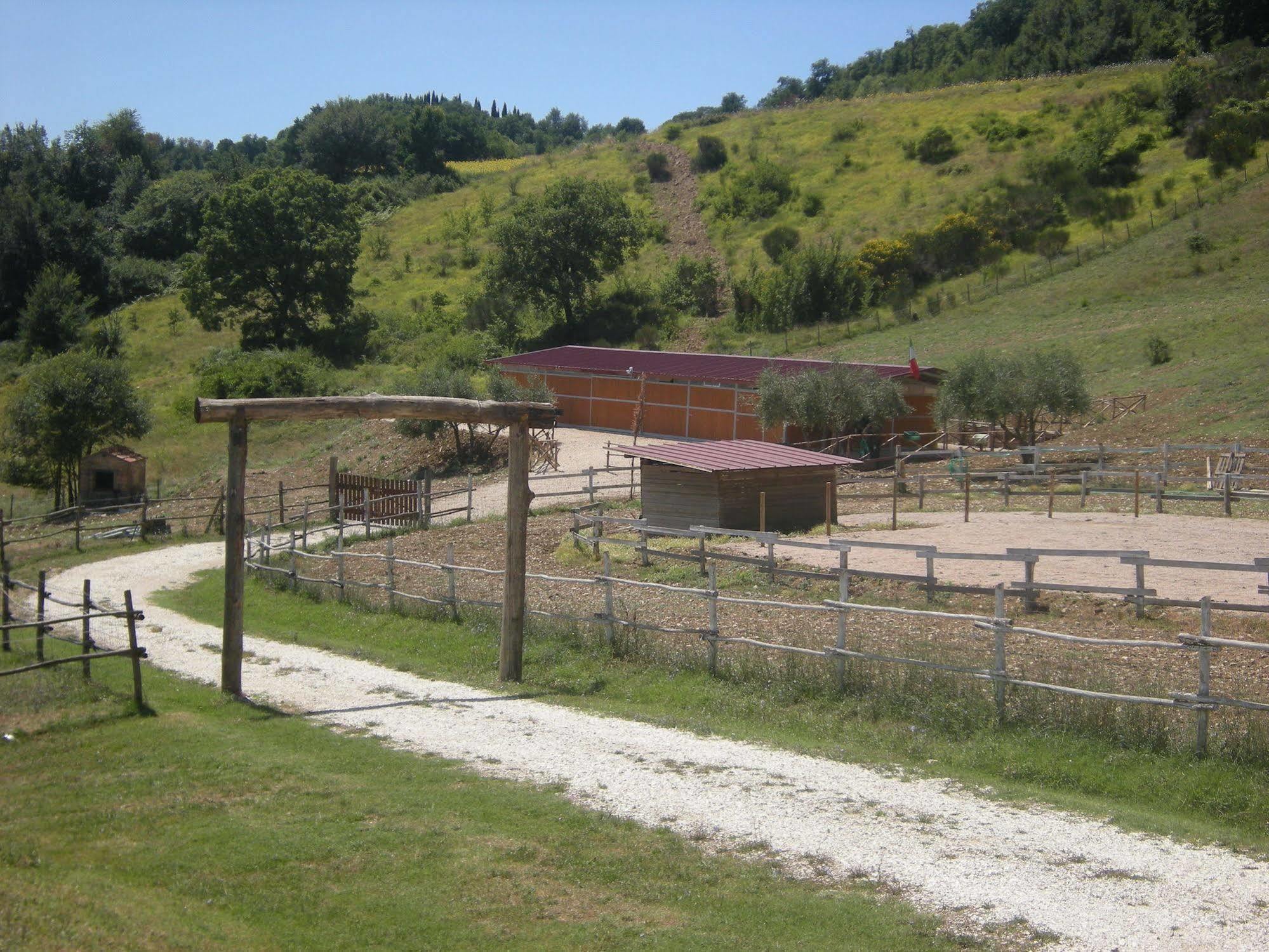 Agriturismo Goccia Di Luna Umbertide Luaran gambar